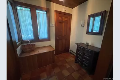 106 Laurel Lane, Port Jefferson, NY 11777 - Photo 3