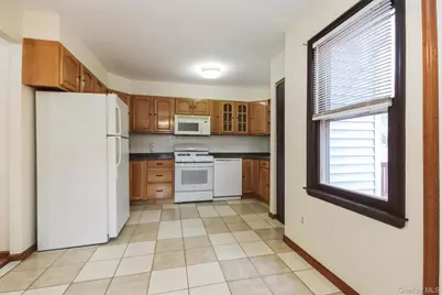 24 Greenhouse Lane, Poughkeepsie, NY 12603 - Photo 13