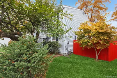 24 Greenhouse Lane, Poughkeepsie, NY 12603 - Photo 3