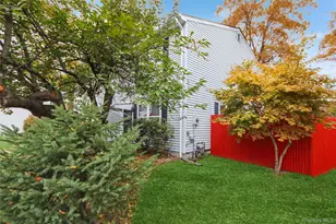 24 Greenhouse Ln, Poughkeepsie, NY 12603 - Photo 3