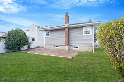 116 Parkhill Avenue, Massapequa, NY 11758 - Photo 9