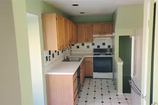 35 Gibbs Rd, Coram, NY 11727 - Photo 9