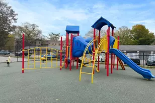 5 Terrace Cir, Great Neck, NY 11021 - Photo 13