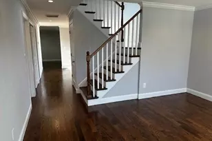 25 Maple Pl, Hicksville, NY 11801 - Photo 7