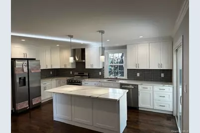 25 Maple Place, Hicksville, NY 11801 - Photo 5