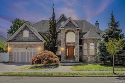 4 Sutton Place, Massapequa, NY 11758 - Photo 1