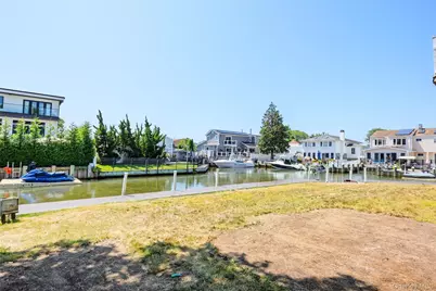 4 Sutton Place, Massapequa, NY 11758 - Photo 3