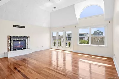 4 Sutton Place, Massapequa, NY 11758 - Photo 11