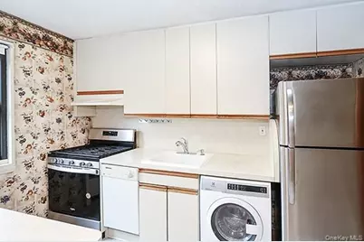 57-54 244th Street #Lower Unit, Douglaston, NY 11362 - Photo 3