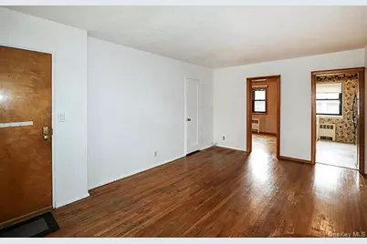 57-54 244th Street #Lower Unit, Douglaston, NY 11362 - Photo 5