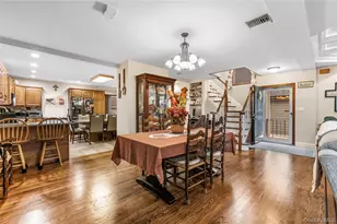 1041 N 4th St, New Hyde Park, NY 11040 - Photo 15