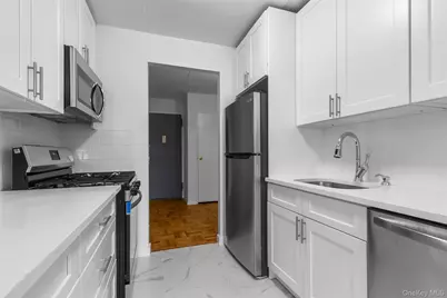 372 Central Park Avenue #2E, Scarsdale, NY 10583 - Photo 15