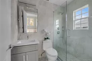 88 Plandome Ct, Manhasset, NY 11030 - Photo 35