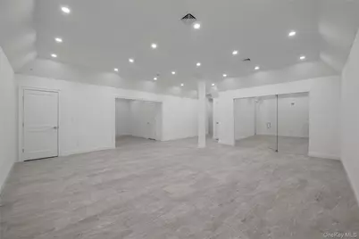 88 Plandome Court, Manhasset, NY 11030 - Photo 33