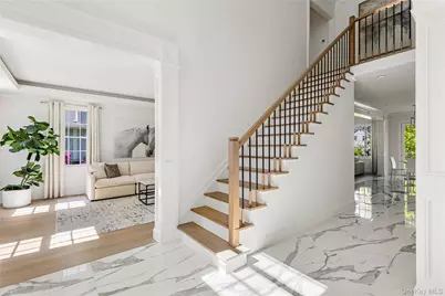 88 Plandome Court, Manhasset, NY 11030 - Photo 3