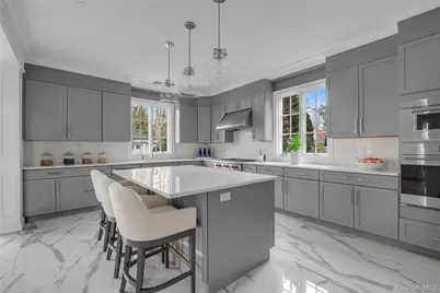 88 Plandome Court, Manhasset, NY 11030 - Photo 11