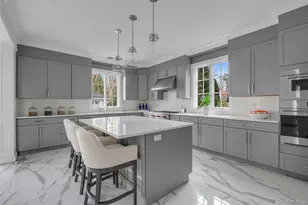 88 Plandome Ct, Manhasset, NY 11030 - Photo 11