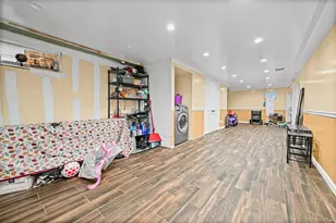 350 Sheridan St, Westbury, NY 11590 - Photo 11