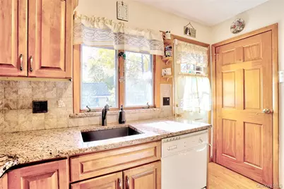 310 S Mountain Road, New City, NY 10956 - Photo 13