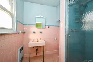 48-51 190th St, Fresh Meadows, NY 11365 - Photo 17