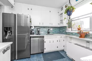 70-20 108th St, Forest Hills, NY 11375 - Photo 7