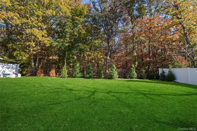 31 Fallen Leaf Road, Holbrook, NY 11741 - Photo 27