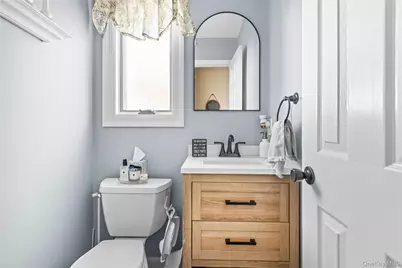 31 Fallen Leaf Road, Holbrook, NY 11741 - Photo 15