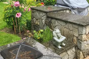 108 Bacon Rd, Old Westbury, NY 11568 - Photo 35