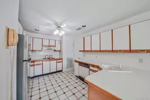 113 Lakebridge Dr N, Kings Park, NY 11754 - Photo 5