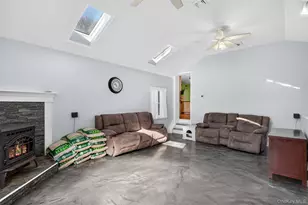 72 Jersey Ave, Unionville, NY 10988 - Photo 13