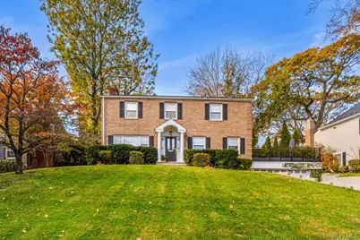 53 Stuart Place, Manhasset, NY 11030 - Photo 3