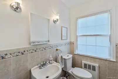 53 Stuart Place, Manhasset, NY 11030 - Photo 15