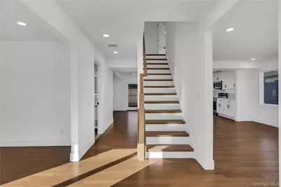 22 Family Lane, Levittown, NY 11756 - Photo 5