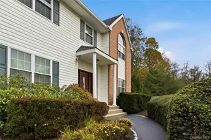48 Windcrest Dr, Manorville, NY 11949 - Photo 5