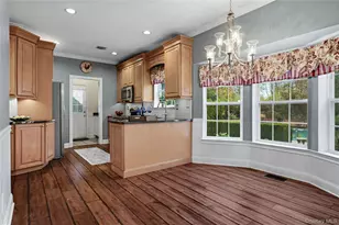 48 Windcrest Dr, Manorville, NY 11949 - Photo 11