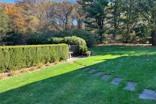 48 Windcrest Dr, Manorville, NY 11949 - Photo 35
