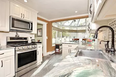 81 E Maple Avenue, Suffern, NY 10901 - Photo 19