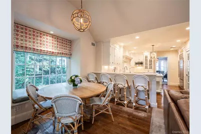 39 Hawthorne Place, Manhasset, NY 11030 - Photo 11