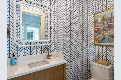 39 Hawthorne Place, Manhasset, NY 11030 - Photo 15