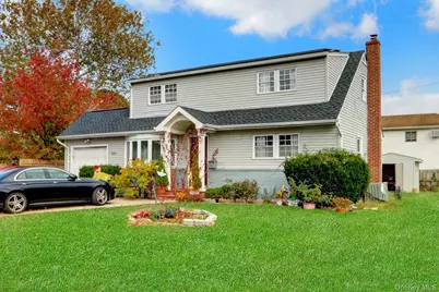 921 Deer Park Avenue, North Babylon, NY 11703 - Photo 3
