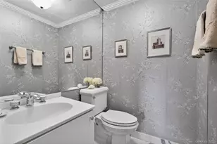 100 Hilton Ave, Garden City, NY 11530 - Photo 15