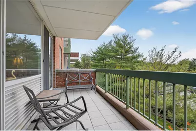 100 Hilton Avenue #411, Garden City, NY 11530 - Photo 7