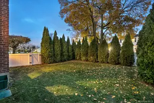 186 Robin Pl, Levittown, NY 11756 - Photo 27