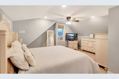 186 Robin Place, Levittown, NY 11756 - Photo 19