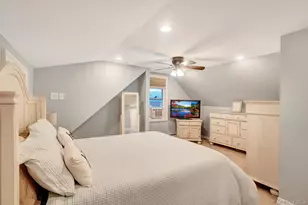 186 Robin Pl, Levittown, NY 11756 - Photo 19