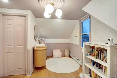 186 Robin Place, Levittown, NY 11756 - Photo 17