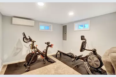 186 Robin Place, Levittown, NY 11756 - Photo 25