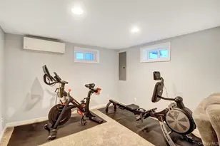 186 Robin Pl, Levittown, NY 11756 - Photo 25