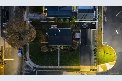 186 Robin Place, Levittown, NY 11756 - Photo 37