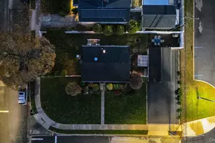 186 Robin Pl, Levittown, NY 11756 - Photo 37